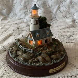 Thomas Kinkade A Light In The Storm Figure Light Up Light House WORKS